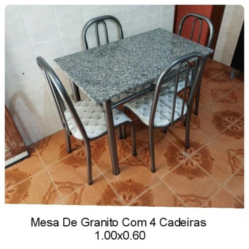 MESA CAPTONE 1.00X0.60 COM 04 CADEIRAS